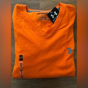 NWT Men’s Under Armour medium shirt